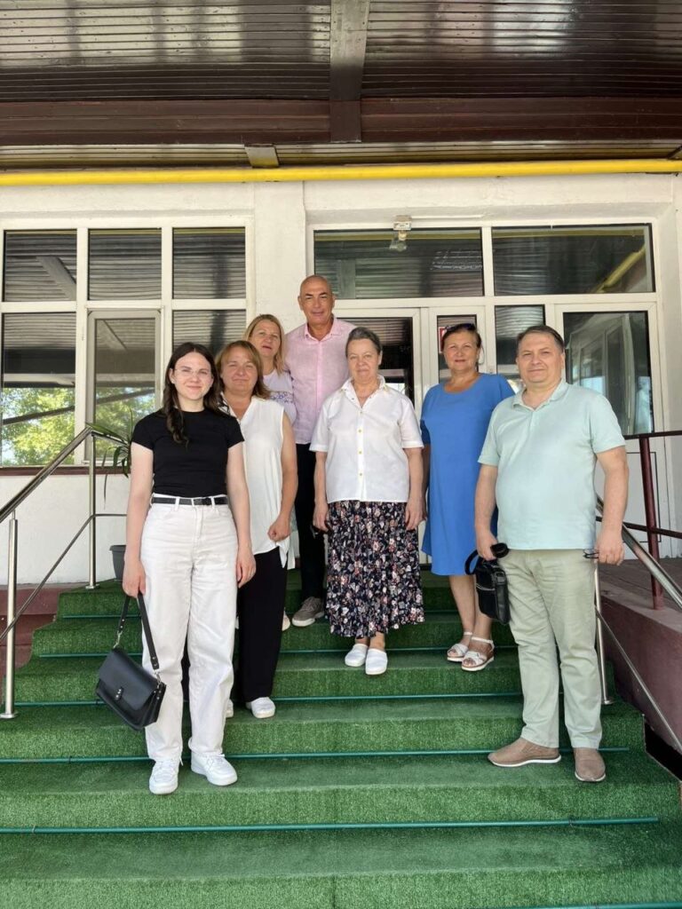 Consolidarea capacităților de monitorizare a rezistenței la antimicrobiene în contextul abordării globale „One Health”: Specialiștii IP CNSAPSA au participat la o vizită de studiu în România